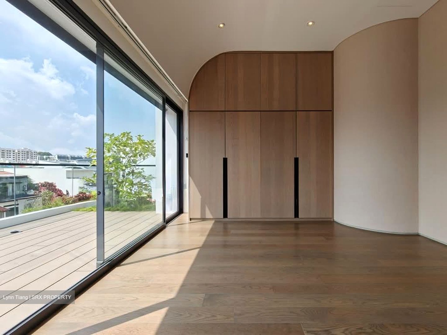 Opera Estate (D15), Terrace #570117021